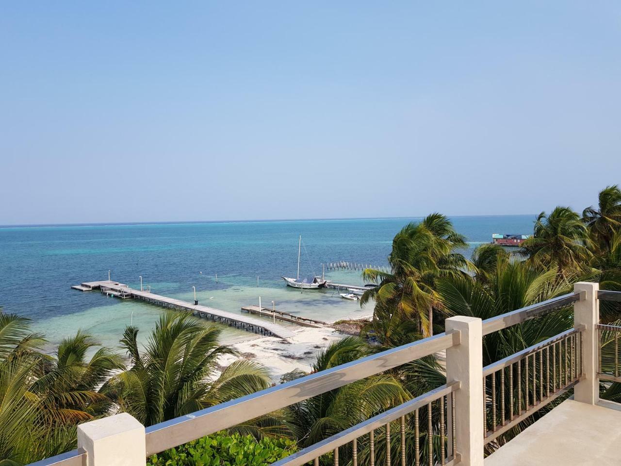Caye Caulker Beach Hotel Esterno foto