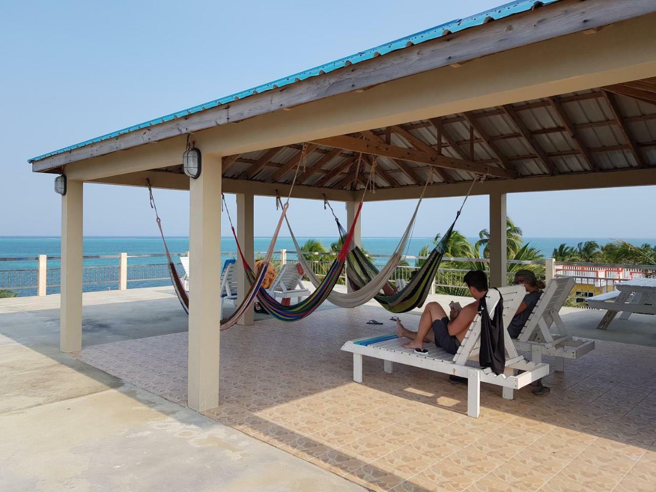 Caye Caulker Beach Hotel Esterno foto